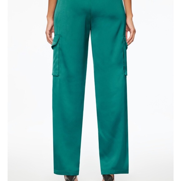 Dynamite Izabel High-Waist Wide-Leg Silky Cargo Pants - Teal - Picture 4 of 7